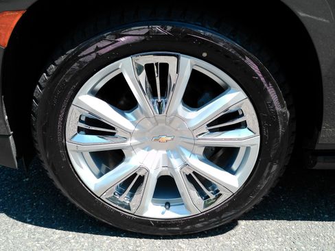 Certified 2021 Chevrolet Suburban High Country AWD/4WD image 36