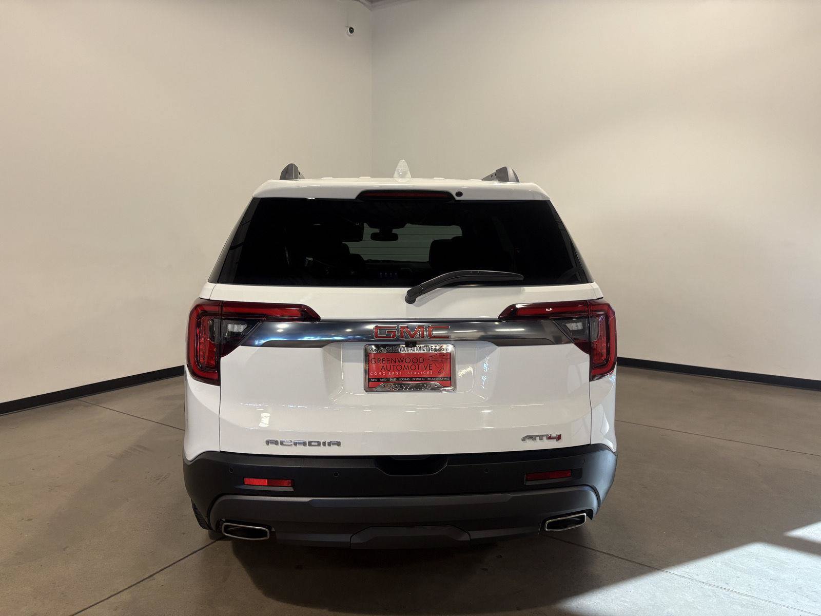 Used 2023 GMC Acadia AT4 w/ Technology Package AWD/4WD image 5