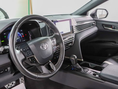 Used 2025 Toyota Camry SE FWD image 22