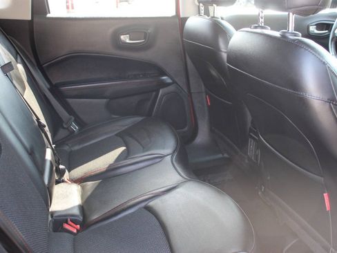 Used 2021 Jeep Compass Trailhawk AWD/4WD image 11