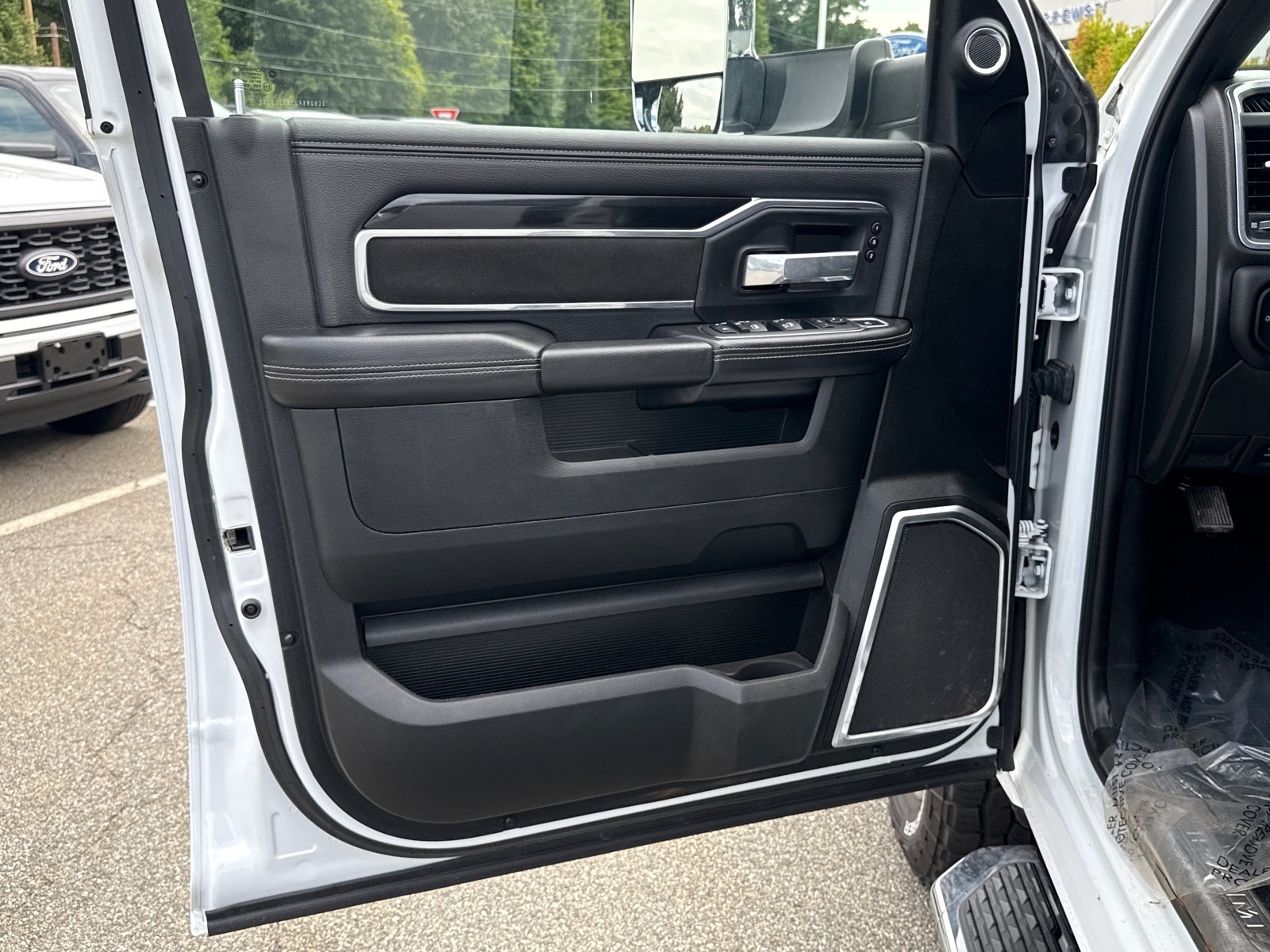 Used 2022 RAM 2500 Laramie AWD/4WD image 9