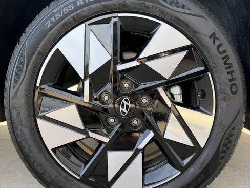 Used 2025 Hyundai Kona SEL AWD/4WD image 27