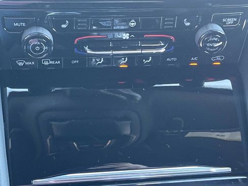 New 2025 Jeep Grand Cherokee Laredo X w/ Luxury Tech Group I image 24