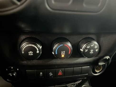 Used 2016 Jeep Wrangler Sport w/ Quick Order Package 24S AWD/4WD image 15