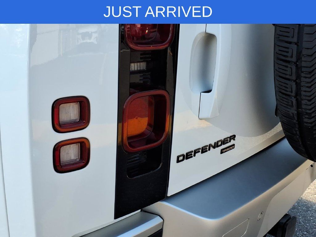 Used 2023 Land Rover Defender 110 SE AWD/4WD image 8