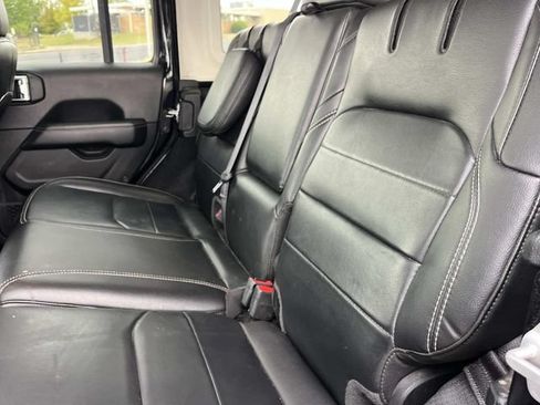 Used 2023 Jeep Wrangler Unlimited Sahara AWD/4WD image 19