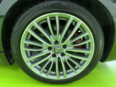 Used 2018 Alfa Romeo Giulia Ti w/ Quick Order Package 22Z Lusso RWD image 2