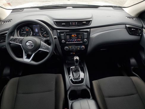 Used 2021 Nissan Rogue Sport S image 16