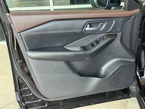 Used 2023 Nissan Rogue SV w/ SV Premium B Package FWD image 28