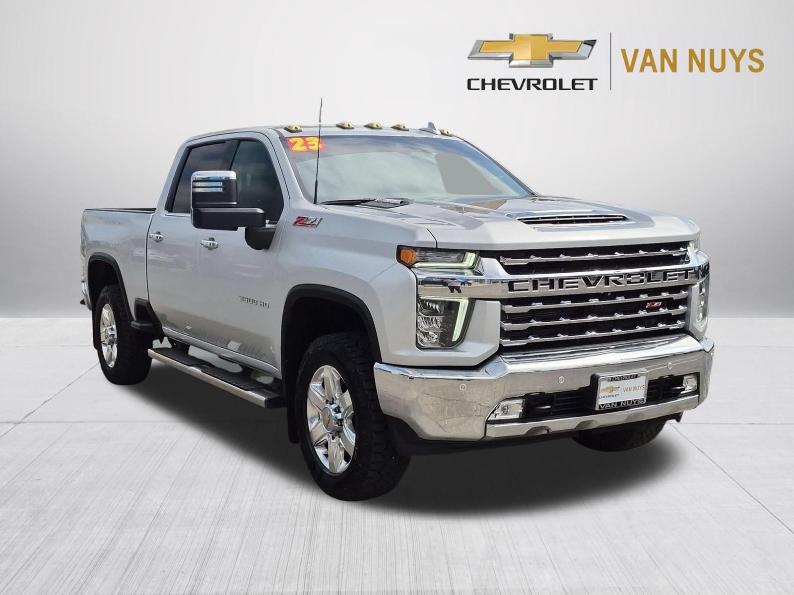 Used 2023 Chevrolet Silverado 3500 LTZ w/ LTZ Plus Package AWD/4WD image 3