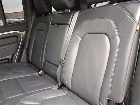 Used 2023 Land Rover Defender 110 X-Dynamic SE image 8