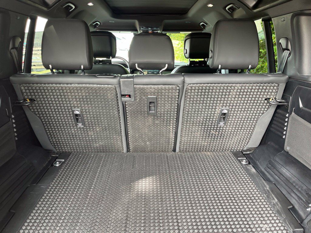 Used 2023 Land Rover Defender 110 75th Limited Edition AWD/4WD image 70