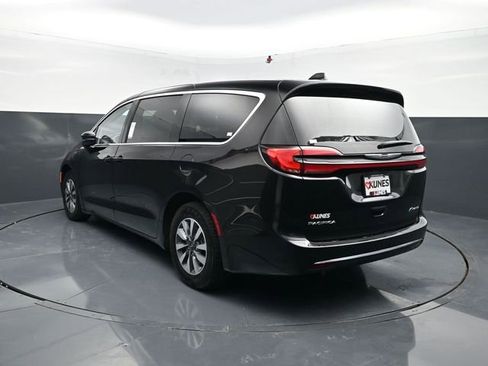 Used 2024 Chrysler Pacifica Limited FWD image 7