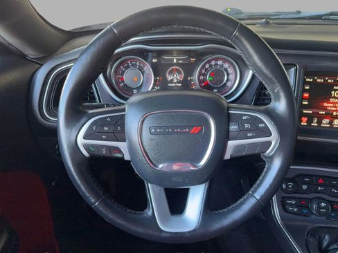 Used 2015 Dodge Challenger R/T Scat Pack w/ Scat Pack Appearance Package image 29