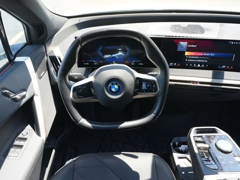 Used 2024 BMW iX xDrive50 w/ Sport Package AWD/4WD image 17