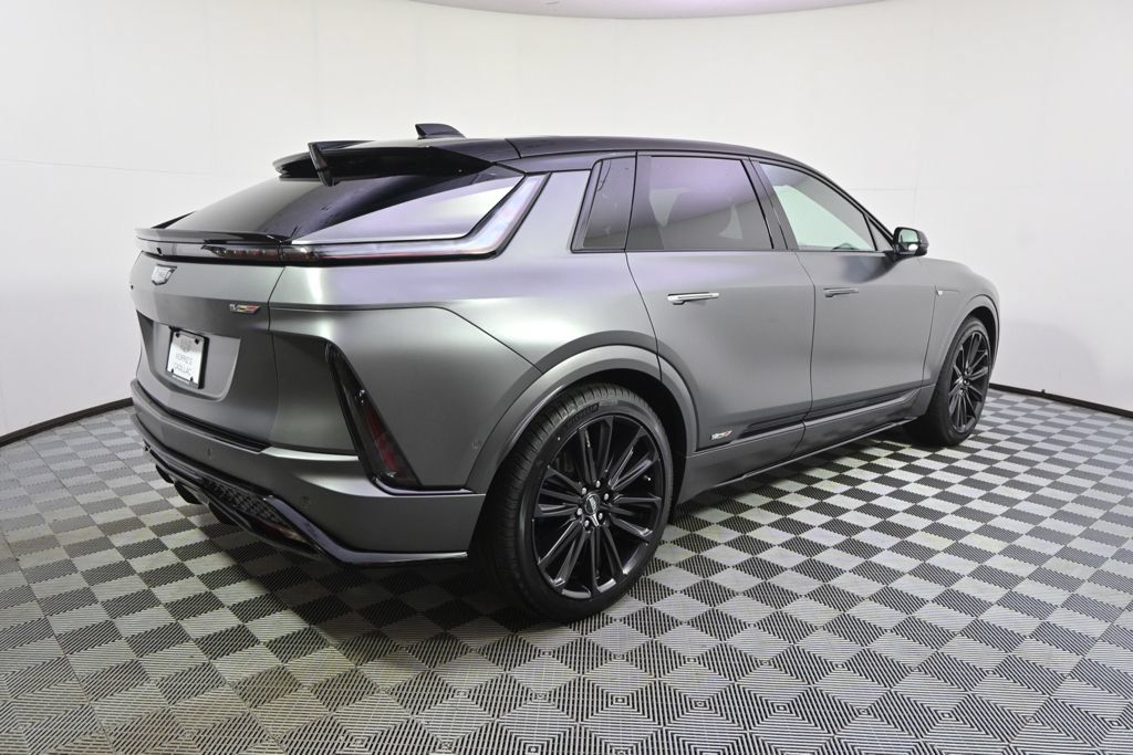 New 2026 Cadillac Lyriq V w/ LPO, Onyx Lite Package AWD/4WD image 7