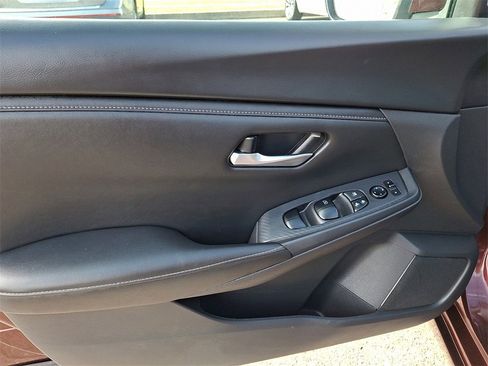 Used 2024 Nissan Sentra SV image 12