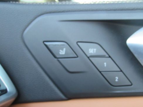 Used 2022 BMW X7 M50i AWD/4WD image 21