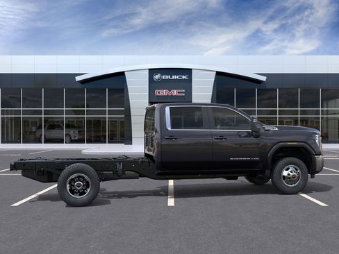 New 2026 GMC Sierra 3500 SLE w/ SLE Convenience Package image 5