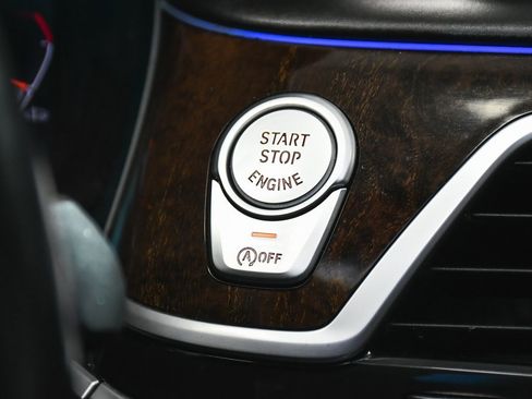 Used 2022 BMW 750i xDrive w/ Executive Package image 50