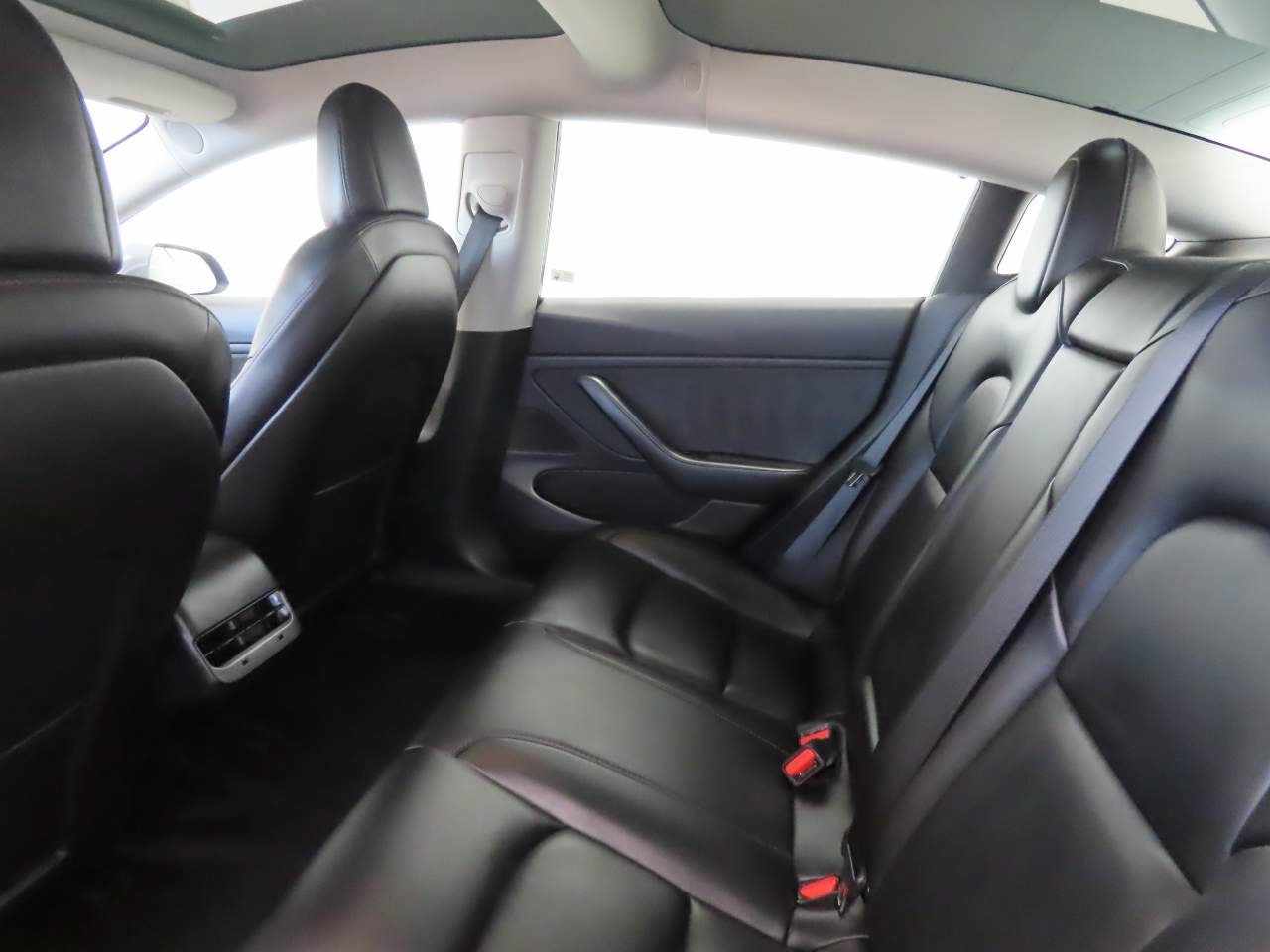 Used 2019 Tesla Model 3 Standard Range RWD image 15