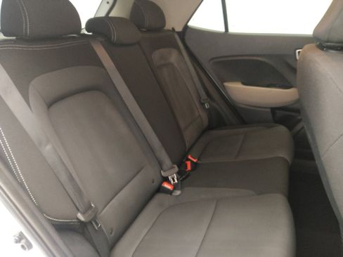 Used 2021 Hyundai Venue SEL w/ Cargo Package image 19