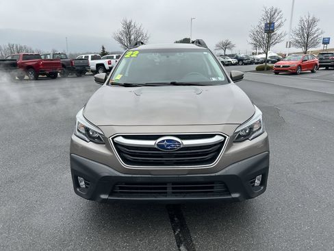 Used 2022 Subaru Outback Premium image 2