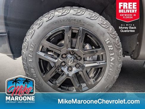 Used 2022 Chevrolet Silverado 1500 LT Trail Boss w/ Convenience Package II AWD/4WD image 1