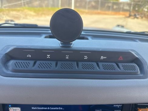 Used 2023 Ford Bronco Badlands image 21