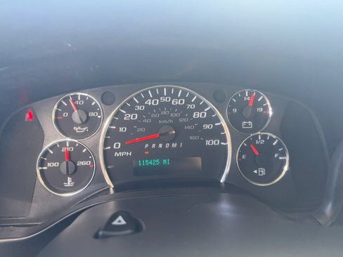 Used 2018 Chevrolet Express 3500 Extended w/ Driver Convenience Package RWD image 11