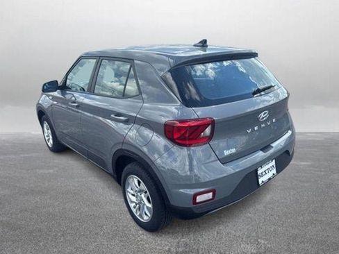 Used 2021 Hyundai Venue SE FWD image 8
