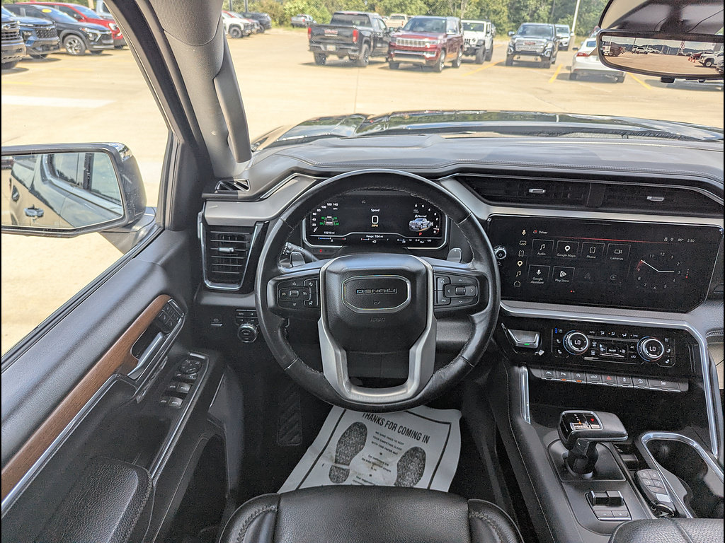 Used 2023 GMC Sierra 1500 Denali w/ Technology Package AWD/4WD image 3