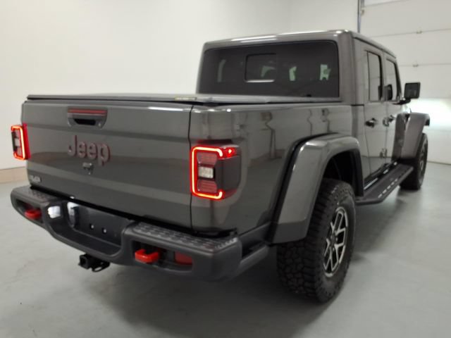 Used 2025 Jeep Gladiator Rubicon w/ Convenience Group AWD/4WD image 3