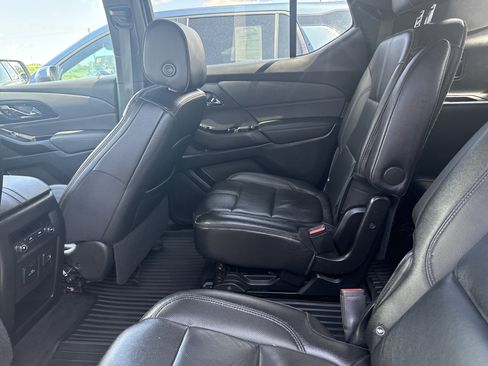 Used 2023 Chevrolet Traverse RS AWD/4WD image 15