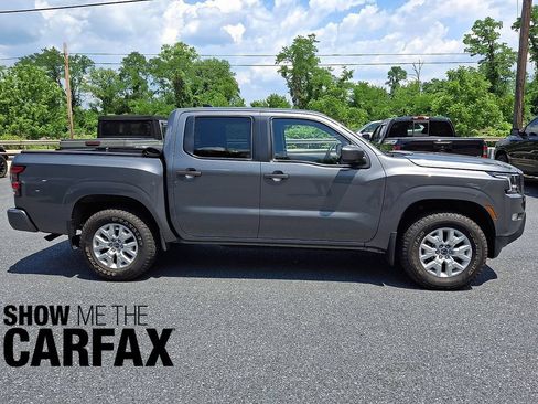 Used 2022 Nissan Frontier SV AWD/4WD image 11