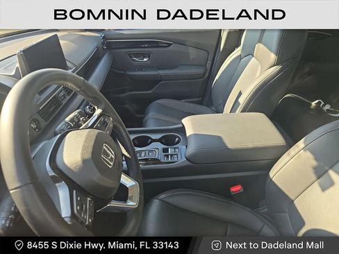 Used 2025 Honda Pilot EX-L image 10