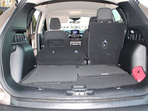 Used 2020 Ford Escape SE image 13