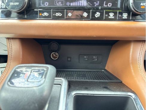 Used 2022 Nissan Pathfinder Platinum w/ Cargo Package FWD image 31