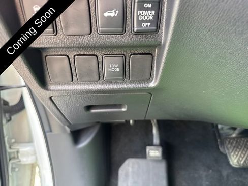 Used 2014 Nissan Pathfinder SL w/ SL Tech Package image 32