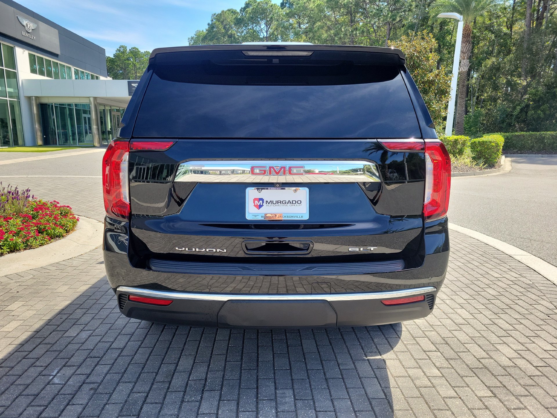 Used 2023 GMC Yukon SLT w/ SLT Premium Package RWD image 10