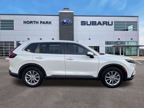 Used 2023 Honda CR-V EX-L image 2