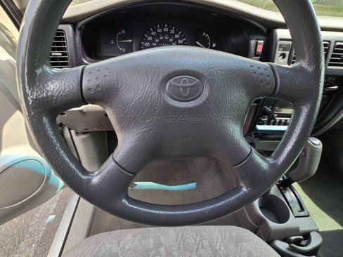 Used 2002 Toyota Tacoma 2WD Regular Cab image 18