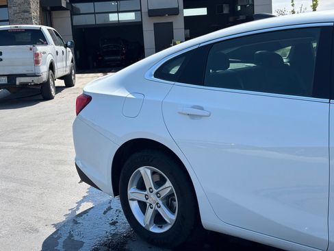 Used 2024 Chevrolet Malibu LS FWD image 3