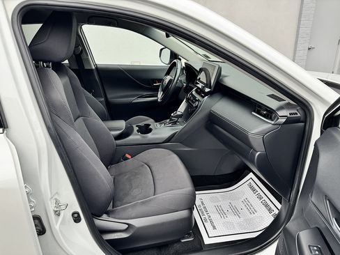 Certified 2023 Toyota Venza LE AWD/4WD image 12