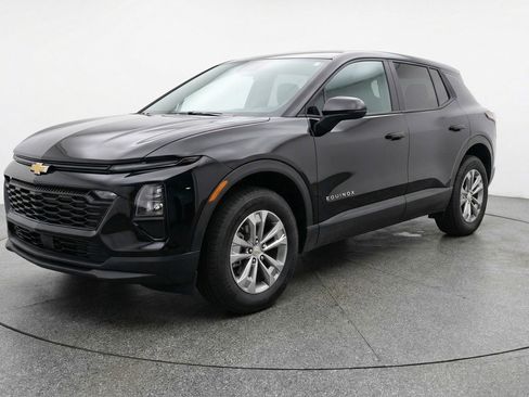 Used 2025 Chevrolet Equinox LT FWD image 3