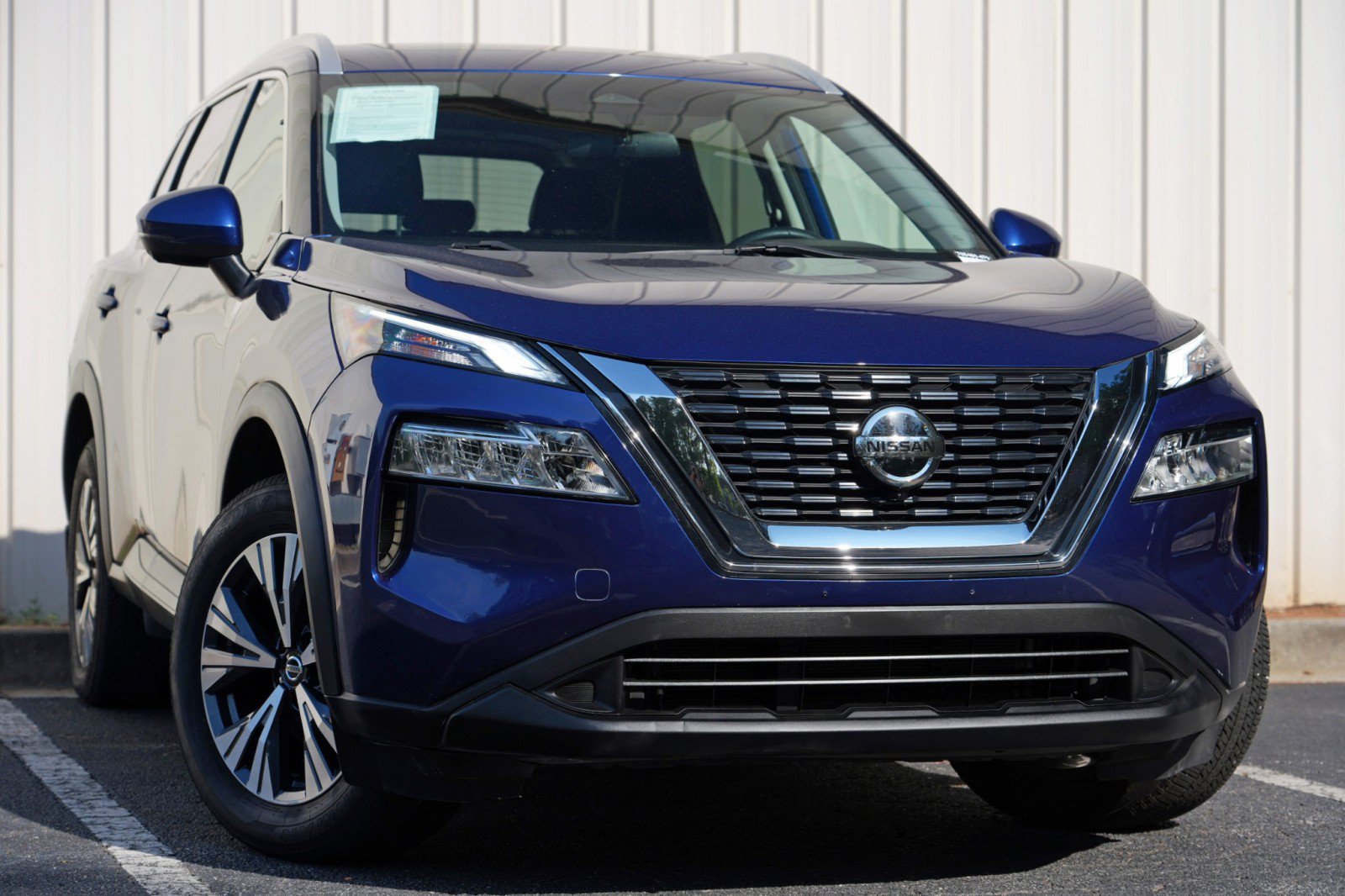 Used 2021 Nissan Rogue SV w/ Premium Package AWD/4WD image 2