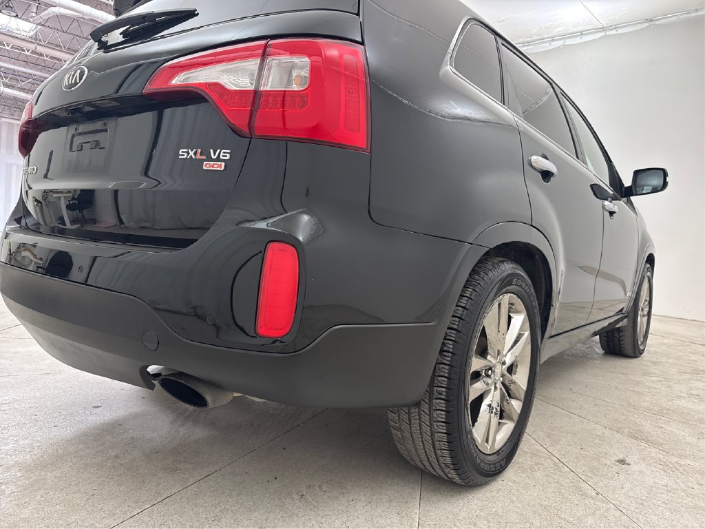 Used 2014 Kia Sorento SX w/ 3rd Row Package AWD/4WD image 24