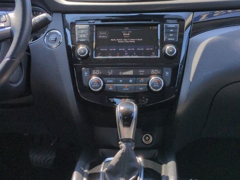 Used 2021 Nissan Rogue Sport SV AWD/4WD image 21