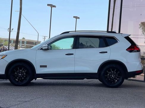 Used 2017 Nissan Rogue SV image 5
