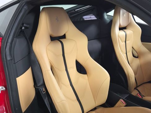 Used 2017 Ferrari 488 GTB RWD image 19